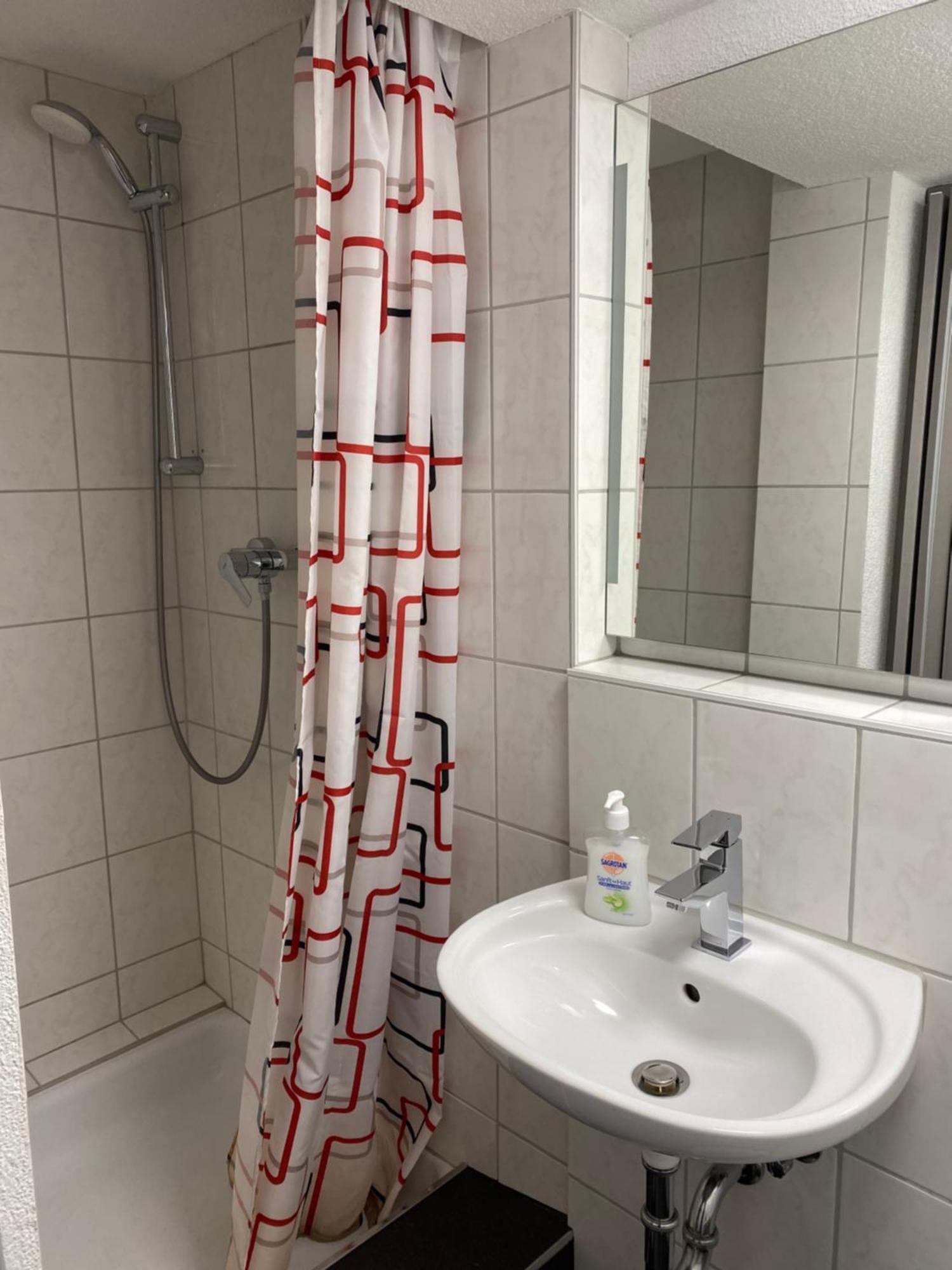 Guenstiges Privatzimmer レラハ エクステリア 写真